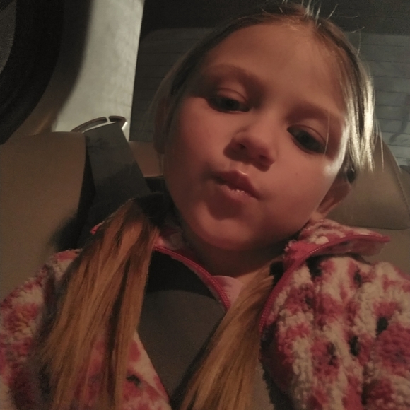 Meet your Posher, Kristyn ๐ ๐๐ผโโ๏ธ๐๐ซฃ๐ - Picture 10 of 12